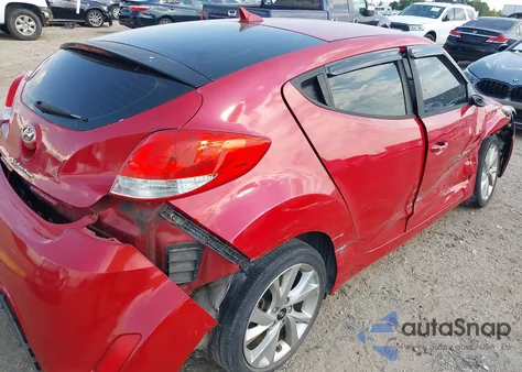 2017 Hyundai Veloster z USA, uszkodzony, nr VIN KMHTC6AD6HU304944